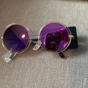 Retro style wireframe sunglasses with flat reflective lenses